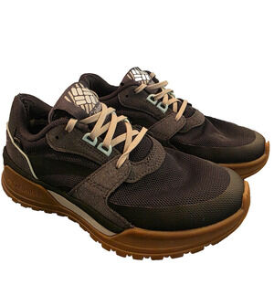 Columbia Hiking Sneakers Men 6 Black Gray Mesh Suede Lace-Up Gum Sole Gorpcore
